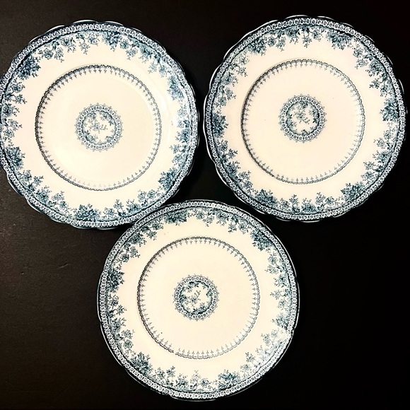 Vintage New Wharf Pottery Semi Porcelain Plates Made in England, 3 Plates - Picture 1 of 7